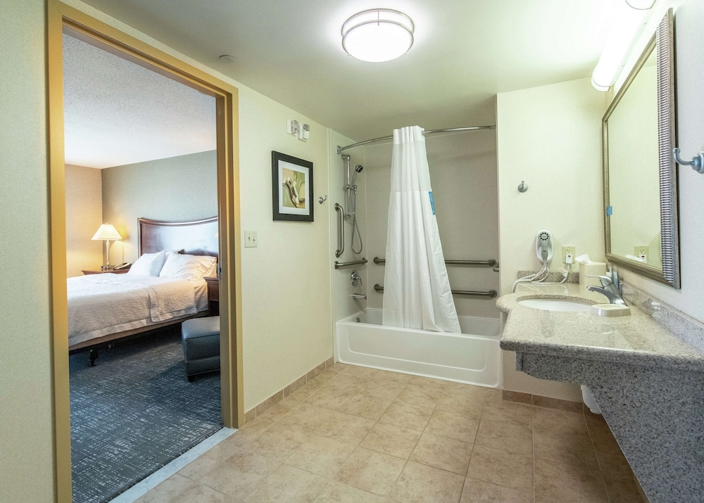 Hampton Inn Presque Isle Maine 21/50