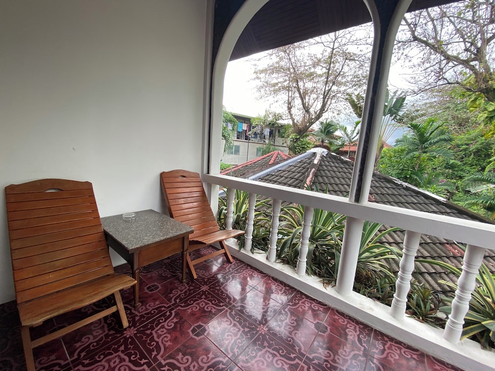 Tropica Bungalow Hotel 41/69