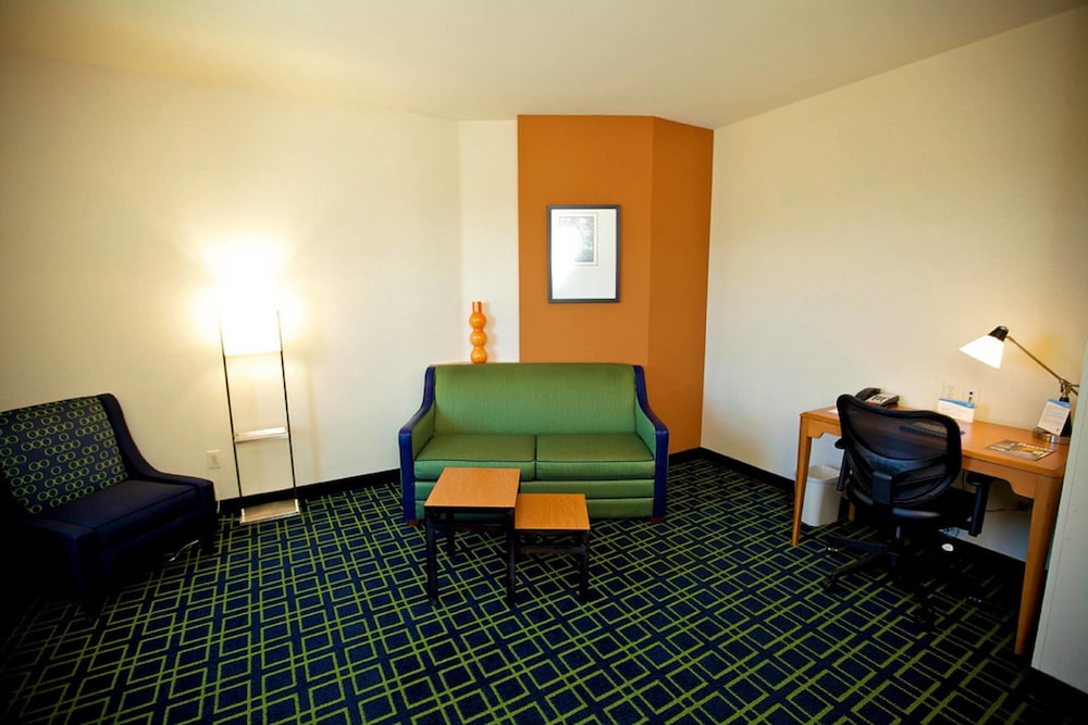 Fairfield Inn & Suites by Marriott Santa Maria 23/31