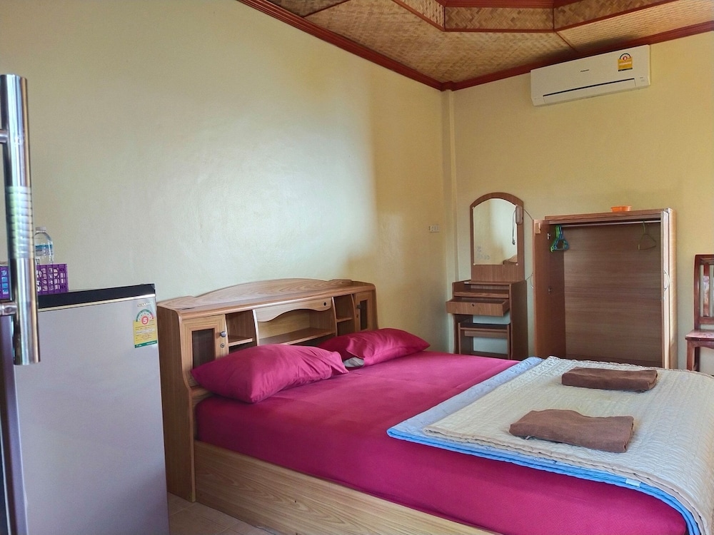 Koh Chang Hut Hotel 12/51