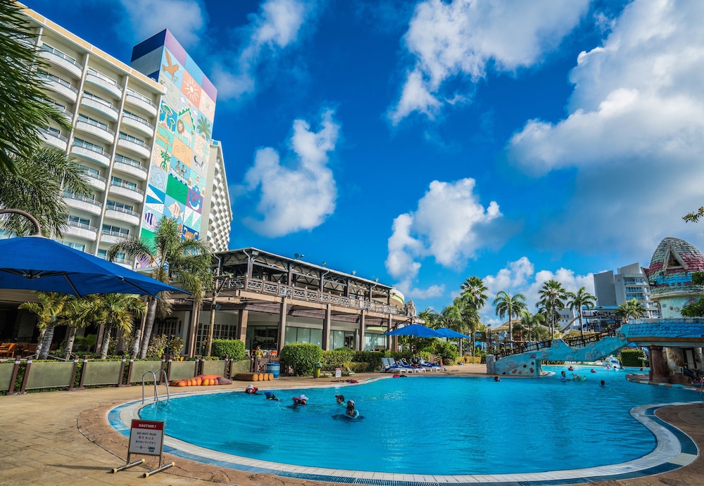 World Resort 39/50
