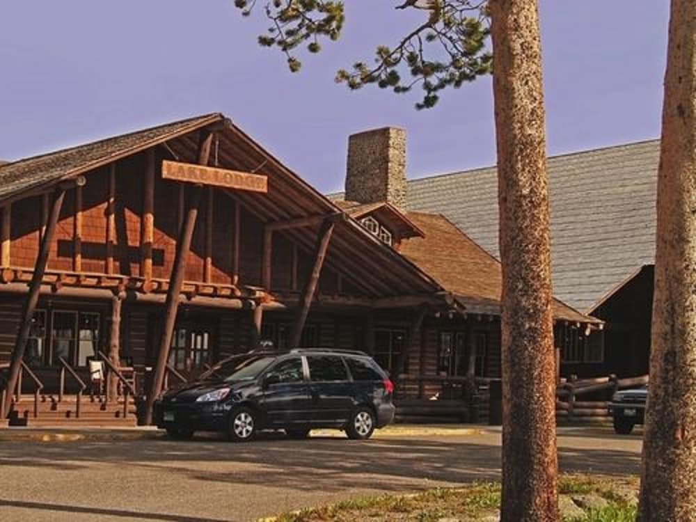 Lake Lodge Cabins 13/16