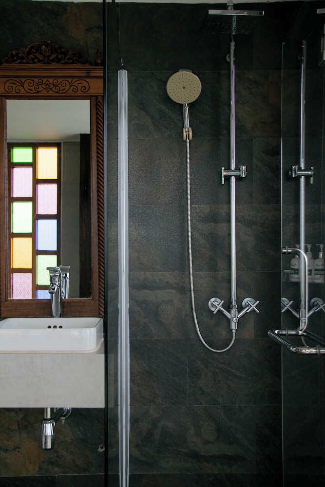 Lamphu Tree House Boutique Hotel 69/70