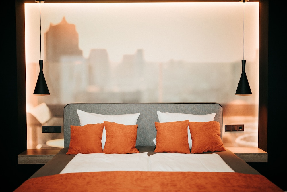 JustStay Ratingen Hotel & Apartments 50/50