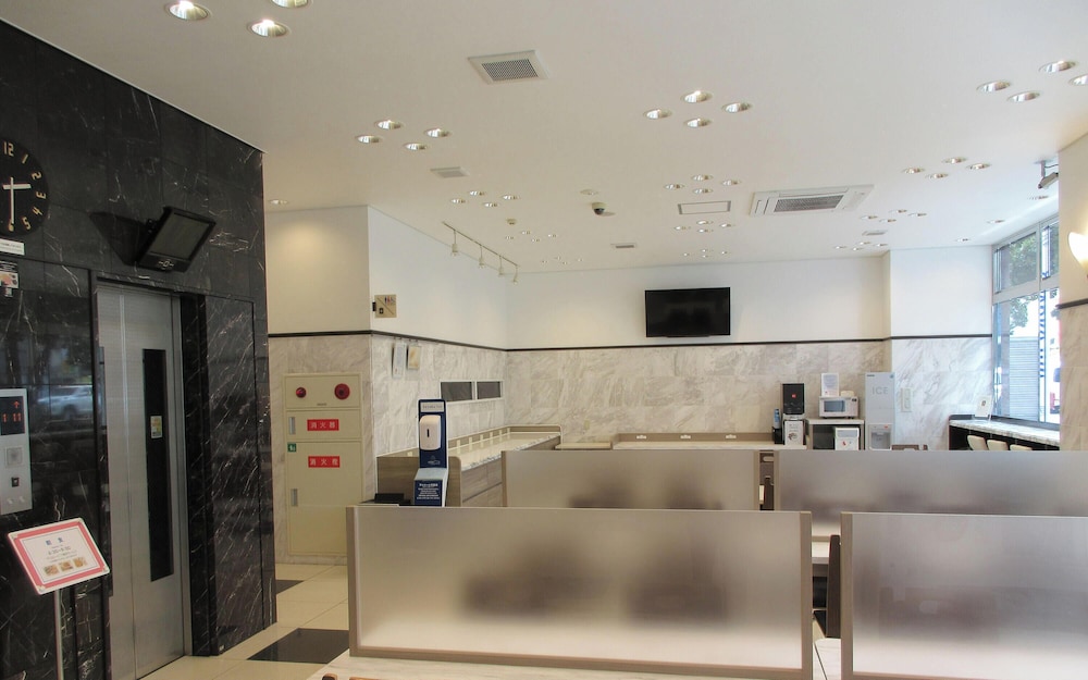 Toyoko Inn Kagoshima-chuo-eki Higashi-guchi 12/56