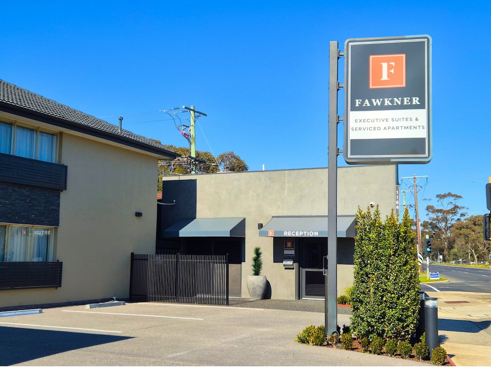 Fawkner Suites Serviced Apartments 2/64