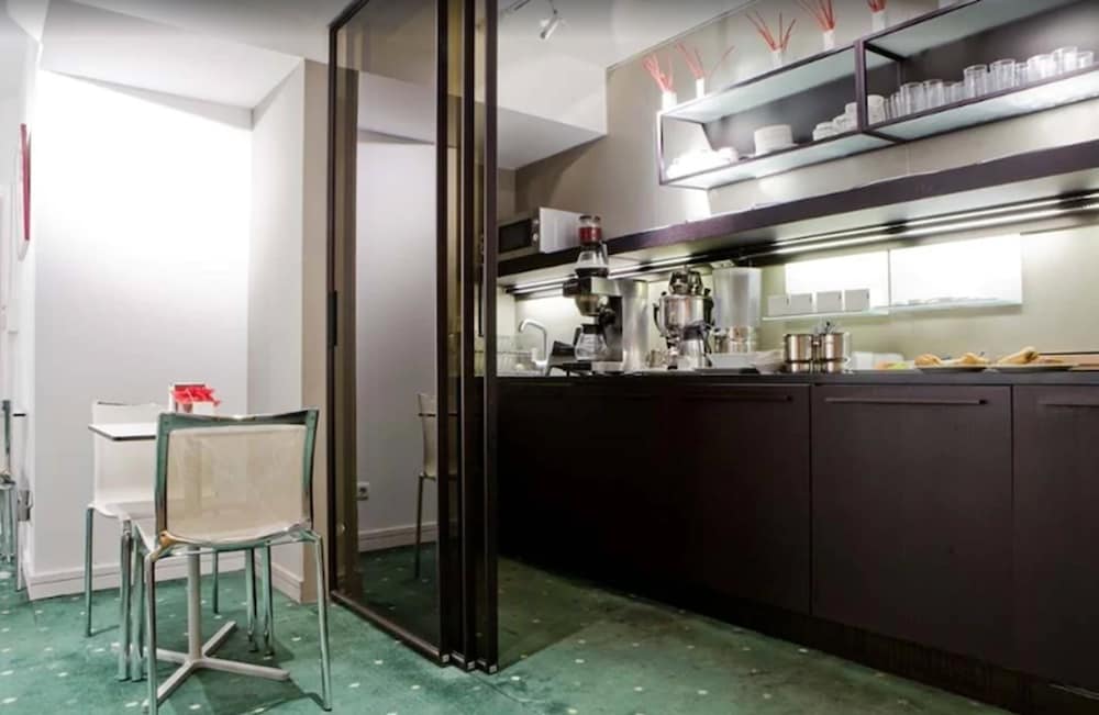 Hotel Zaragoza Plaza 50/50