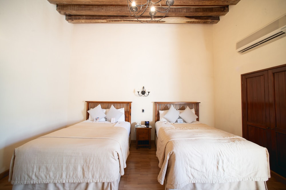Hotel Casa Antigua 23/69
