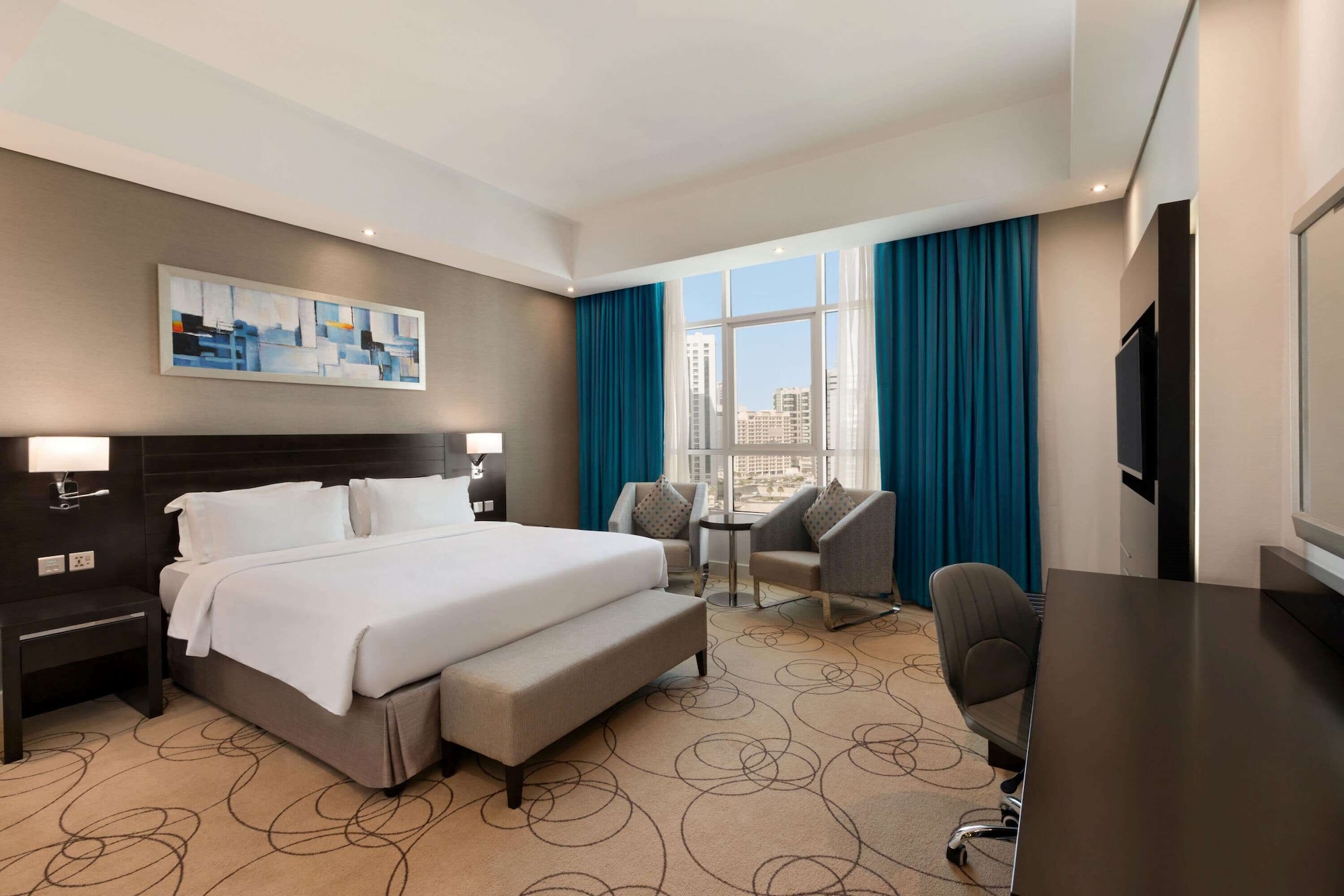 Explorer, Dubai, King Bed, Smoking