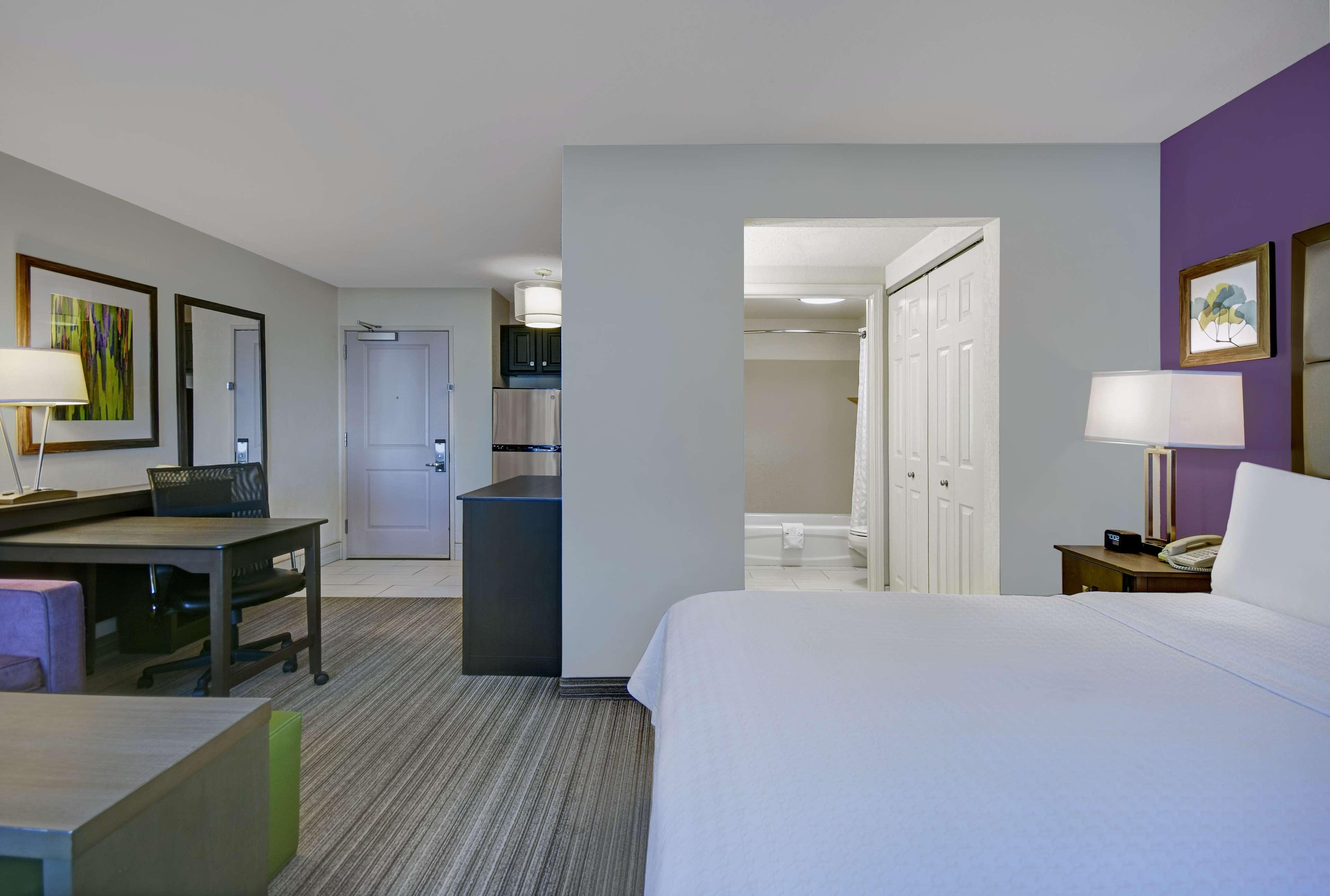 2 Bedrooms, Suite