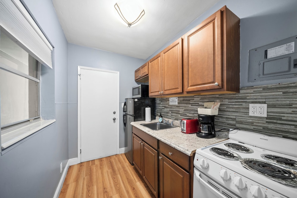 استوديو سوبيريور بسرير كوين مع أريكة بمطبخ لذوي الإعاقة، Sea Steps Suites 3/3