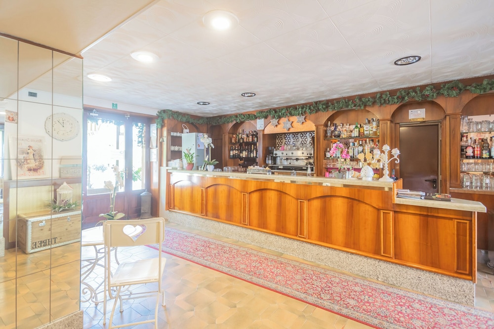 Hotel Mirabeau 5/50