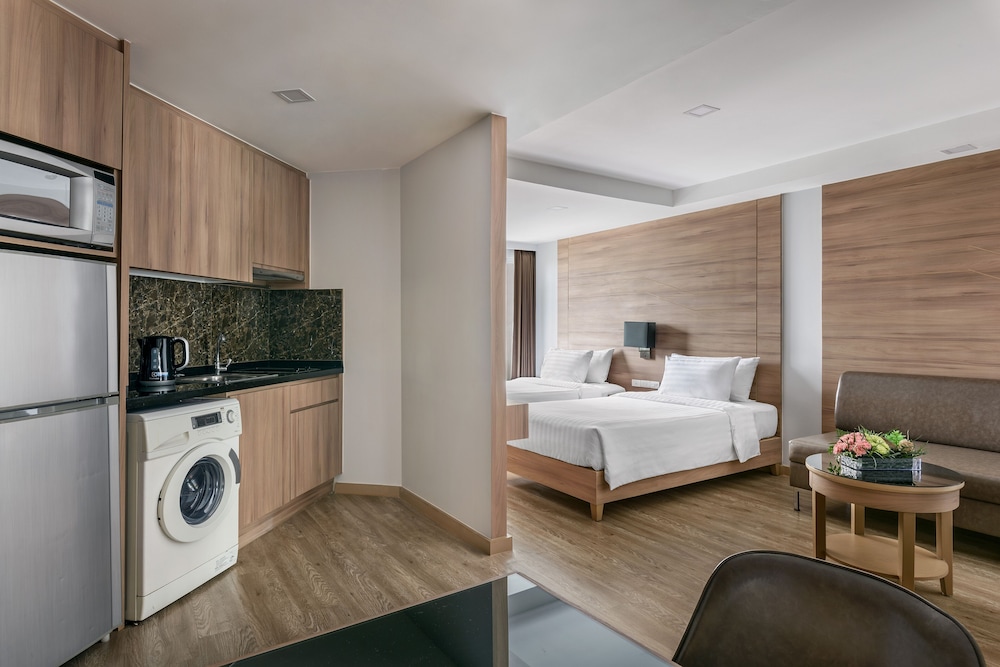 Adelphi Grande Sukhumvit 25/70
