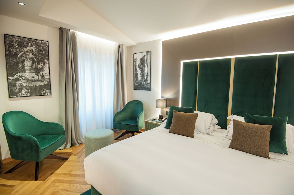EXCLUSIVE, SUITE
