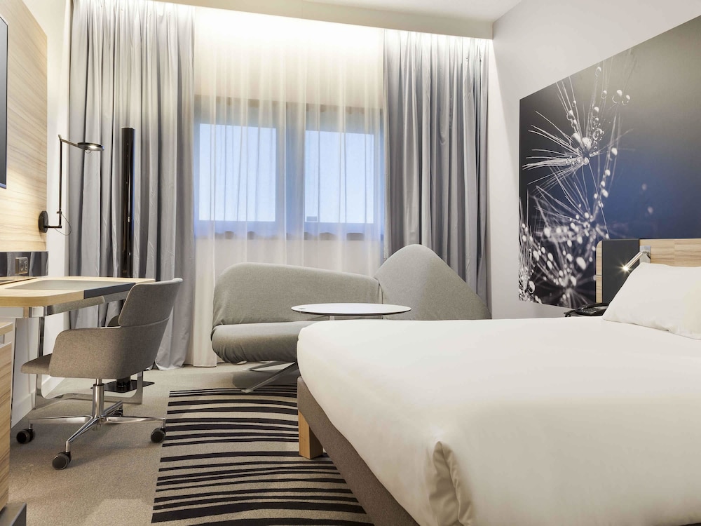 Novotel Tours Centre Gare 48/65