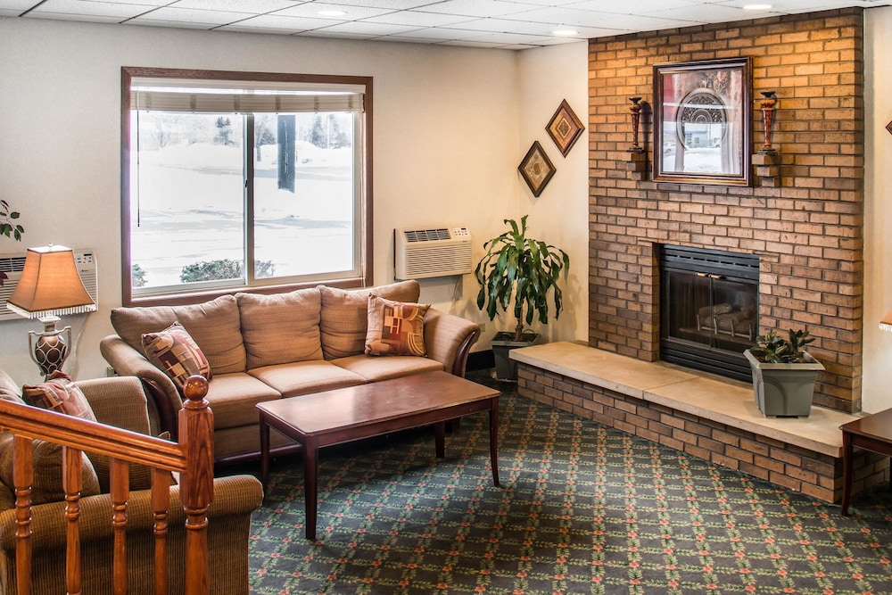 Hudson Inn & Suites (ex Quality Inn) 29/38