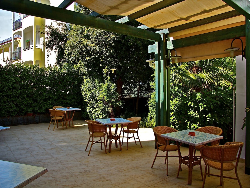 Vittoria Hotel 44/63