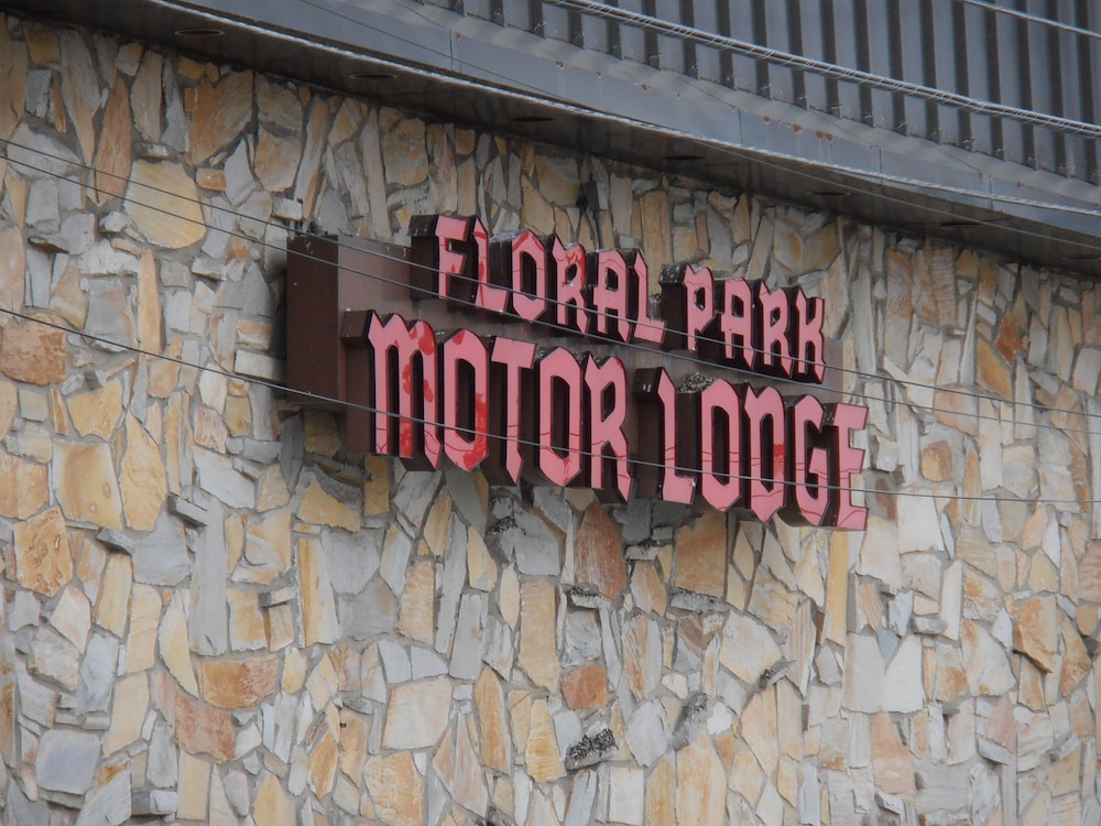 The Floral Park Motor Lodge 33/56