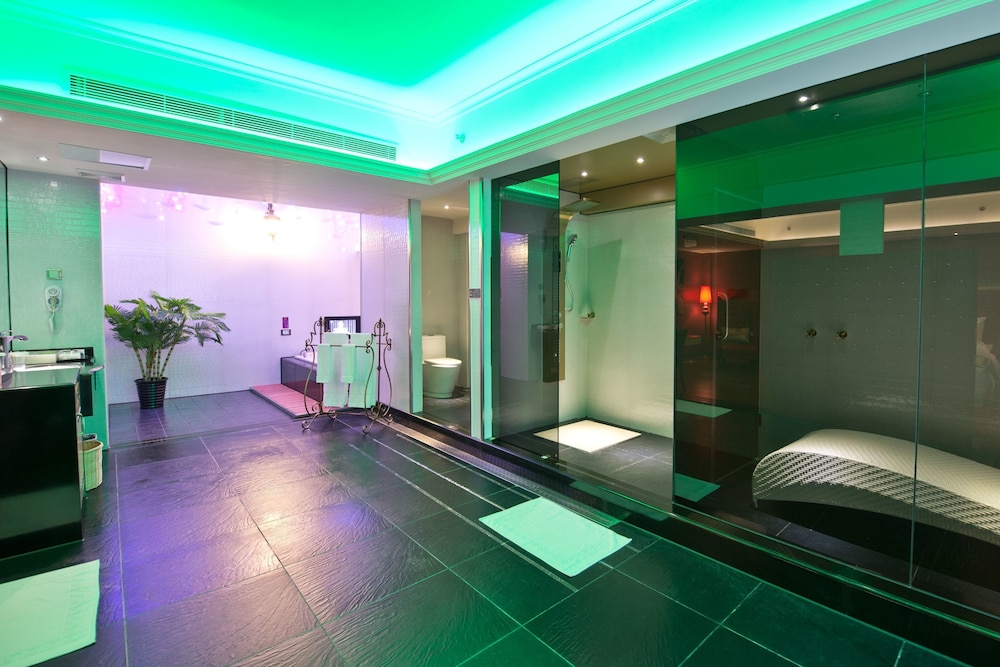 The Royal Pinnacle Hotel 34/50