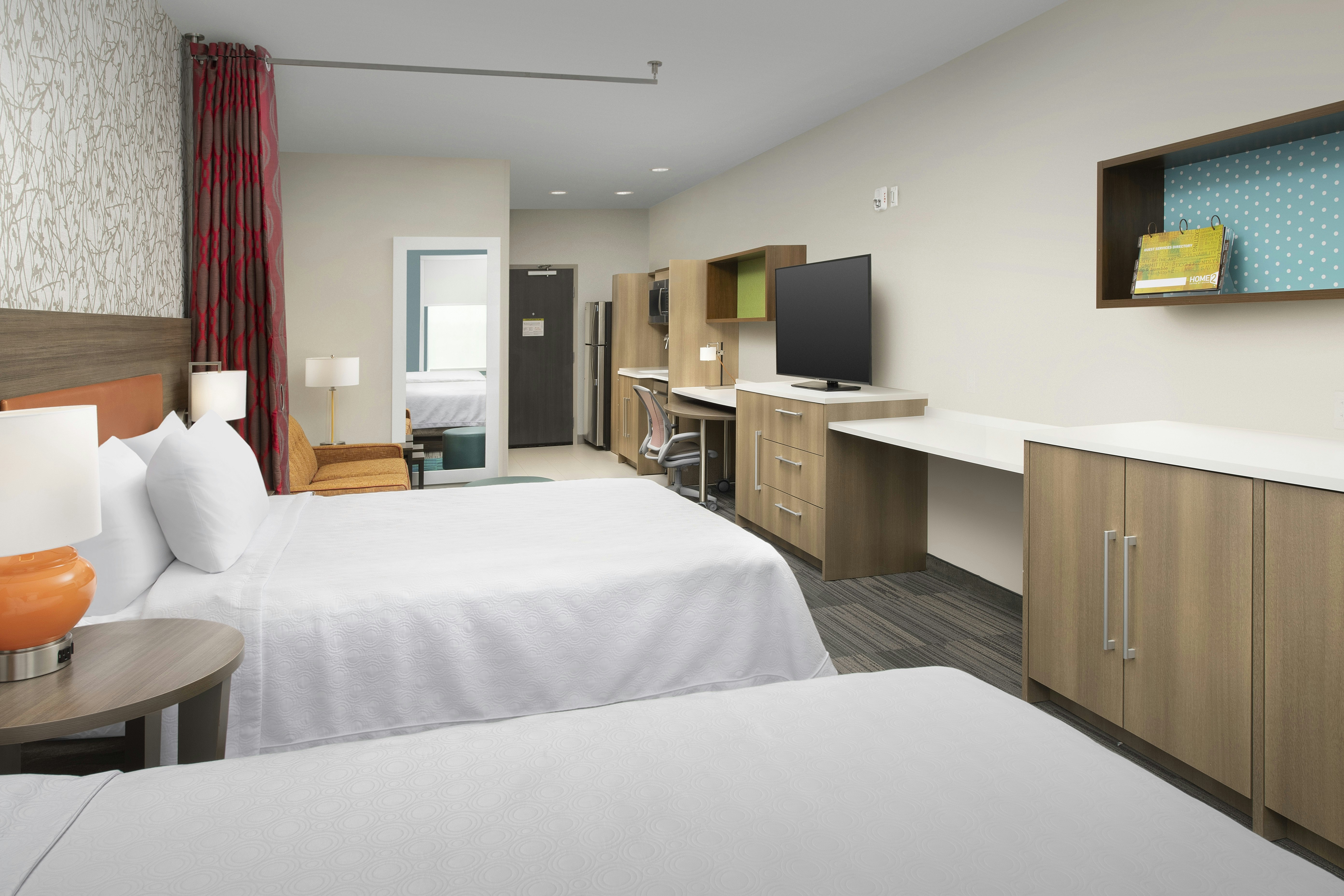 STUDIO, 2 QUEEN BEDS