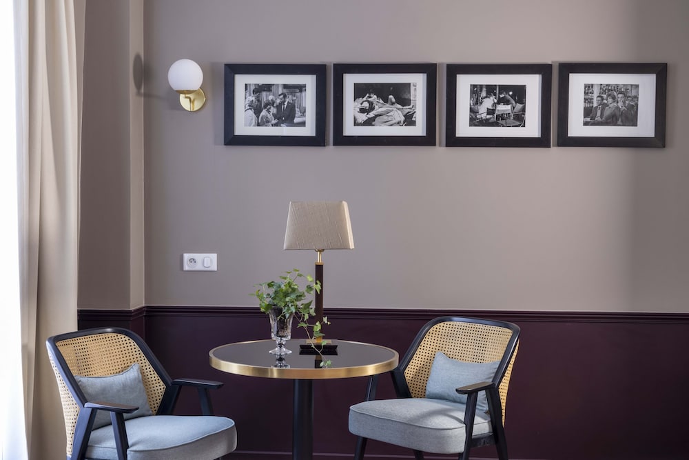 WELCOME HOTEL 49/57