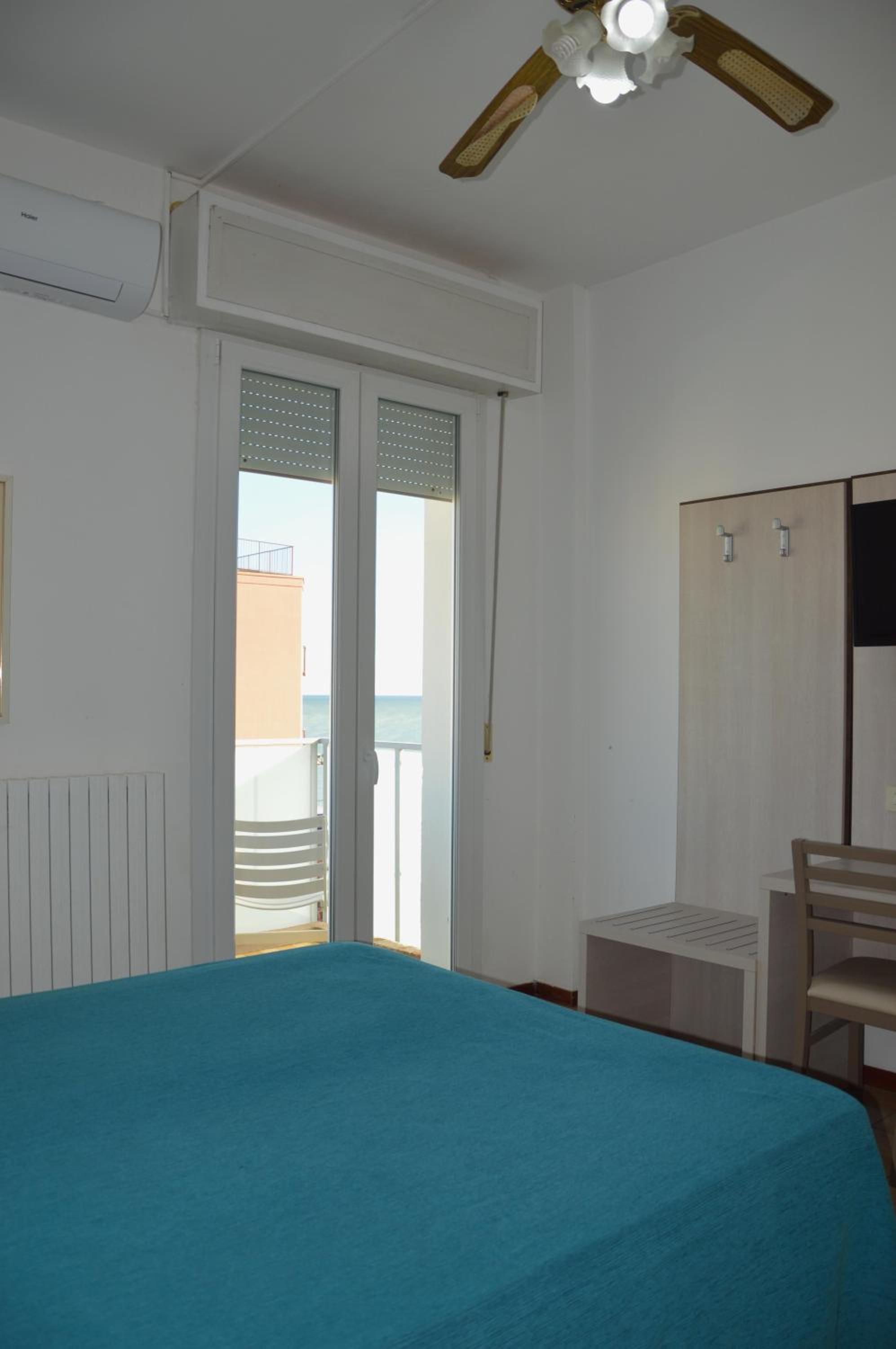 Room, Double or Twin Bed