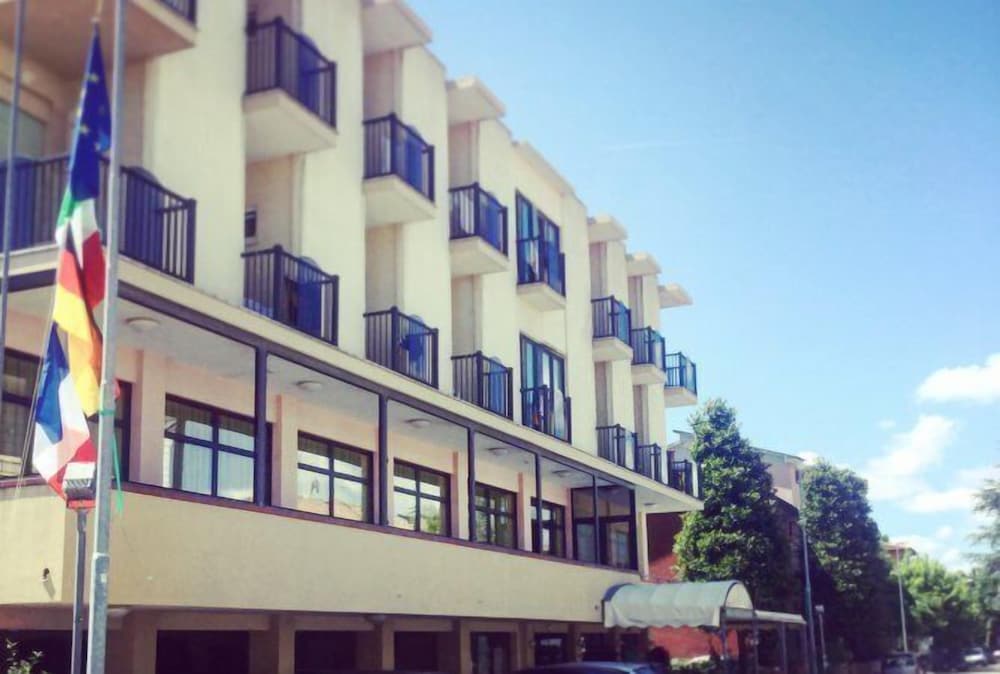 Hotel Diamante 3/50
