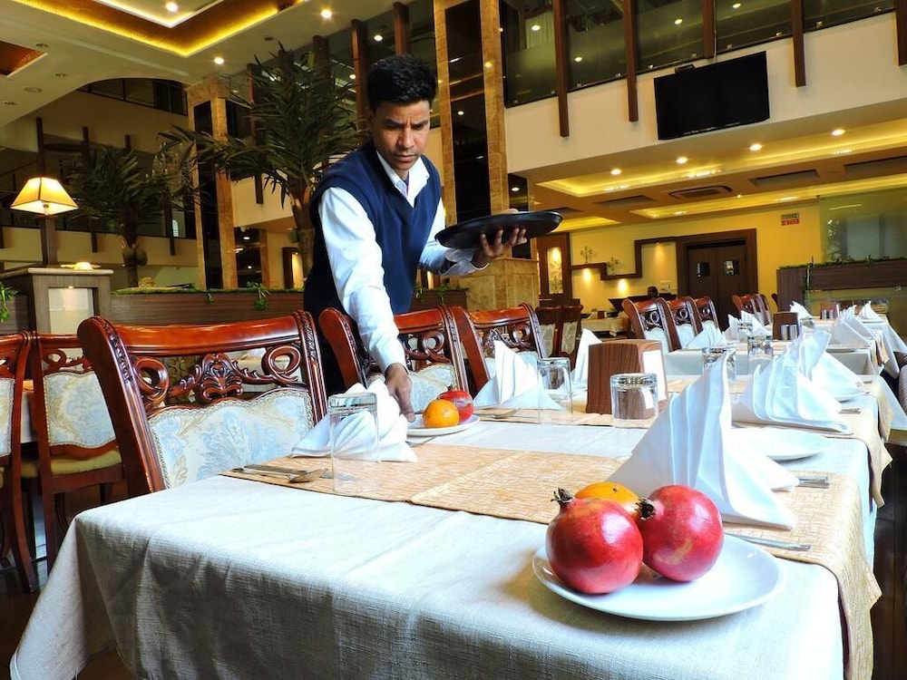 Devashish Hotel 22/27