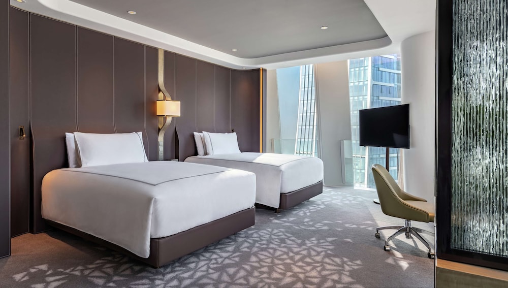 DELUXE, TWIN BEDS