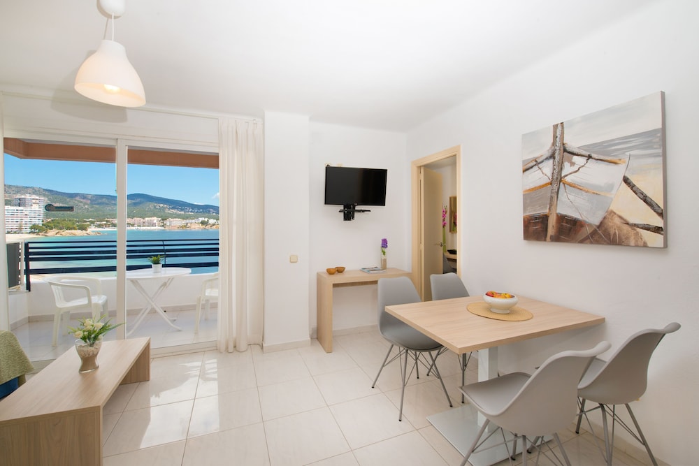 Apartamentos Calablanca 13/27