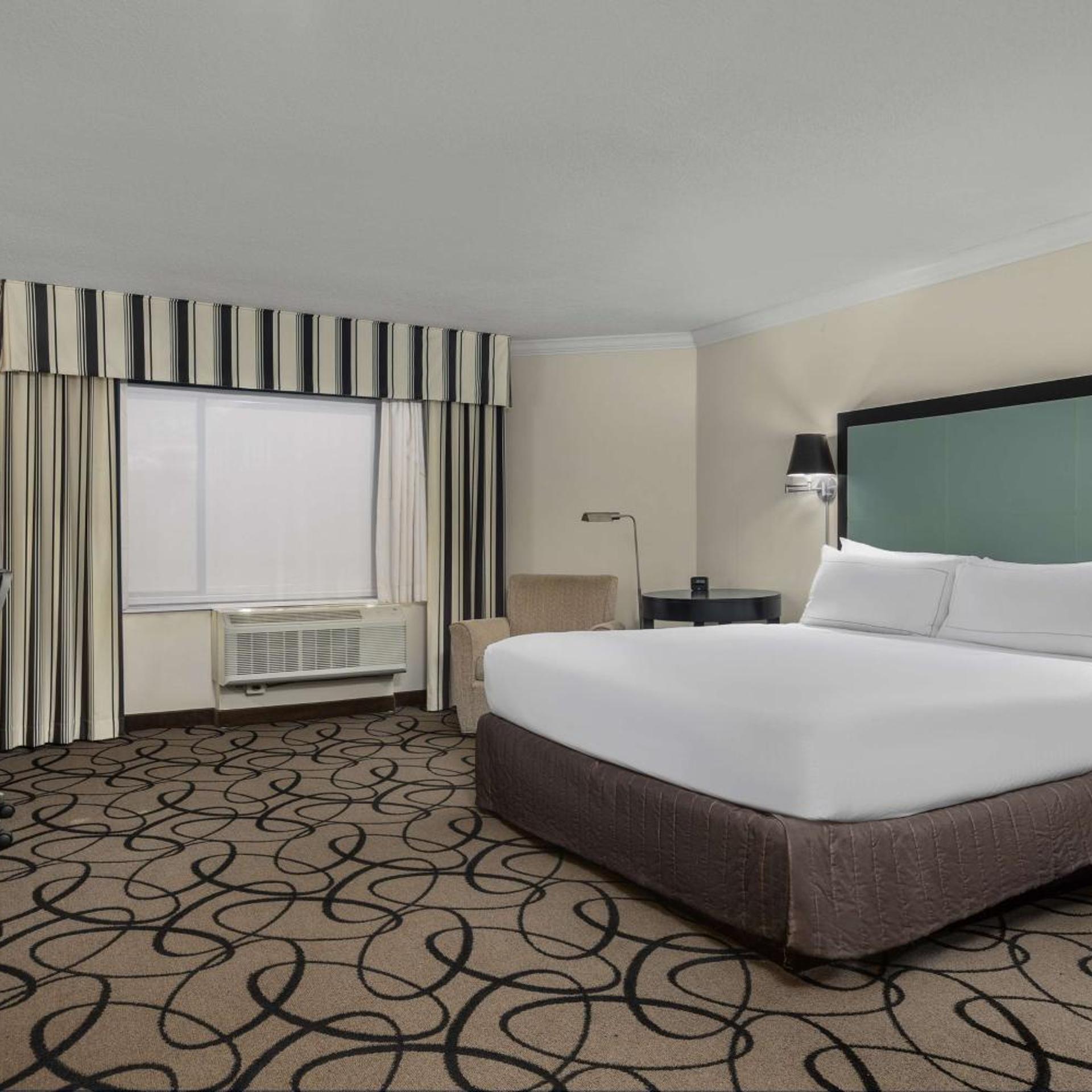Room, King Bed, Corner