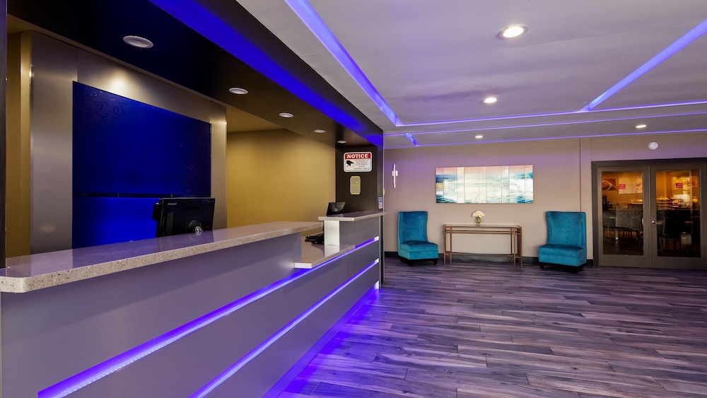 Surestay Plus Hotel By Best Western Point Richmond 8/37