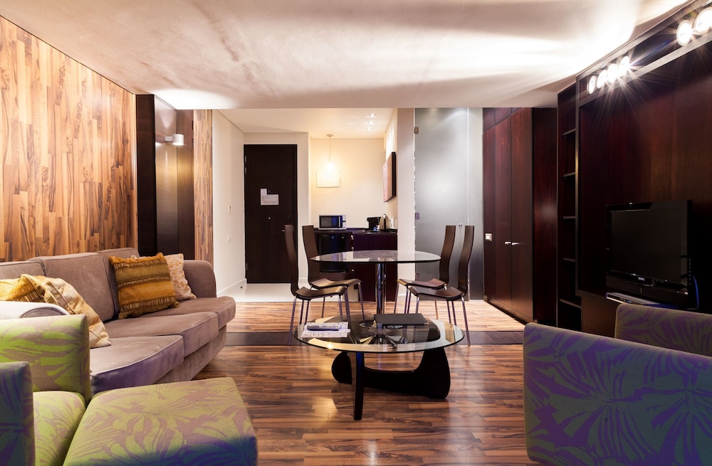 Colosseum Hotel 43/73