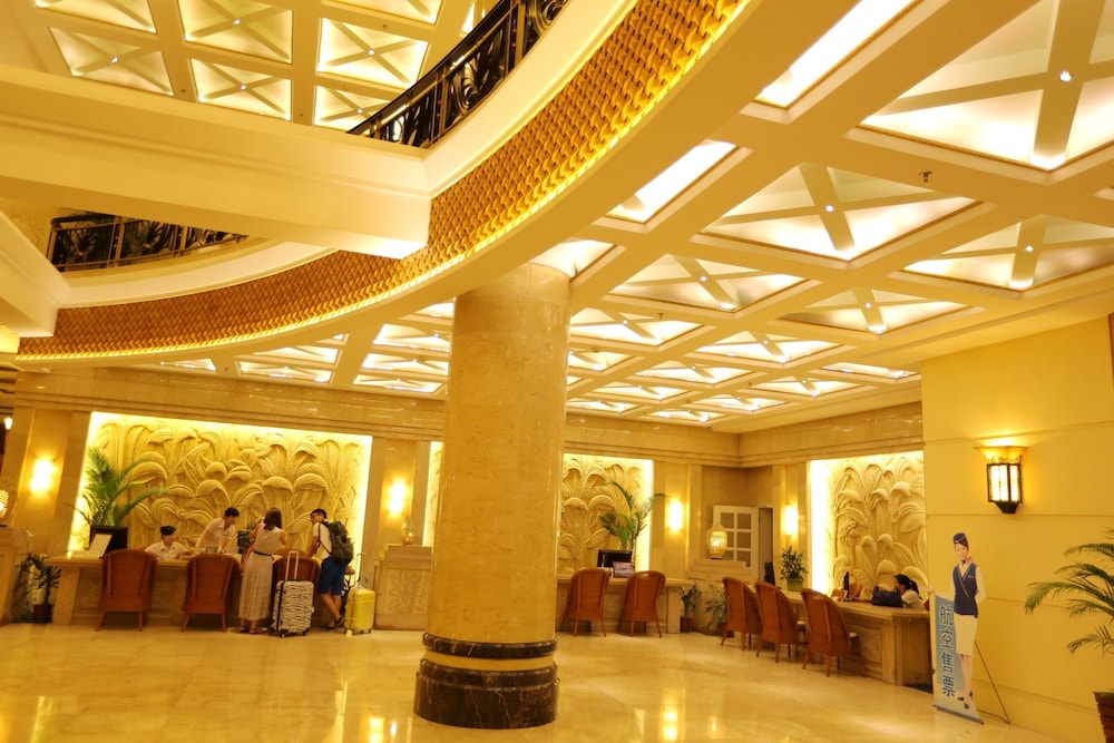 PALM BEACH RESORT AND SPA 4/48