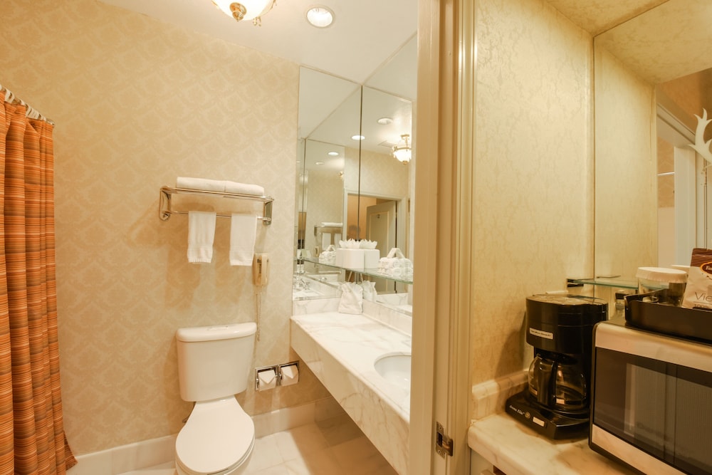 Carlyle Hotel 15/70