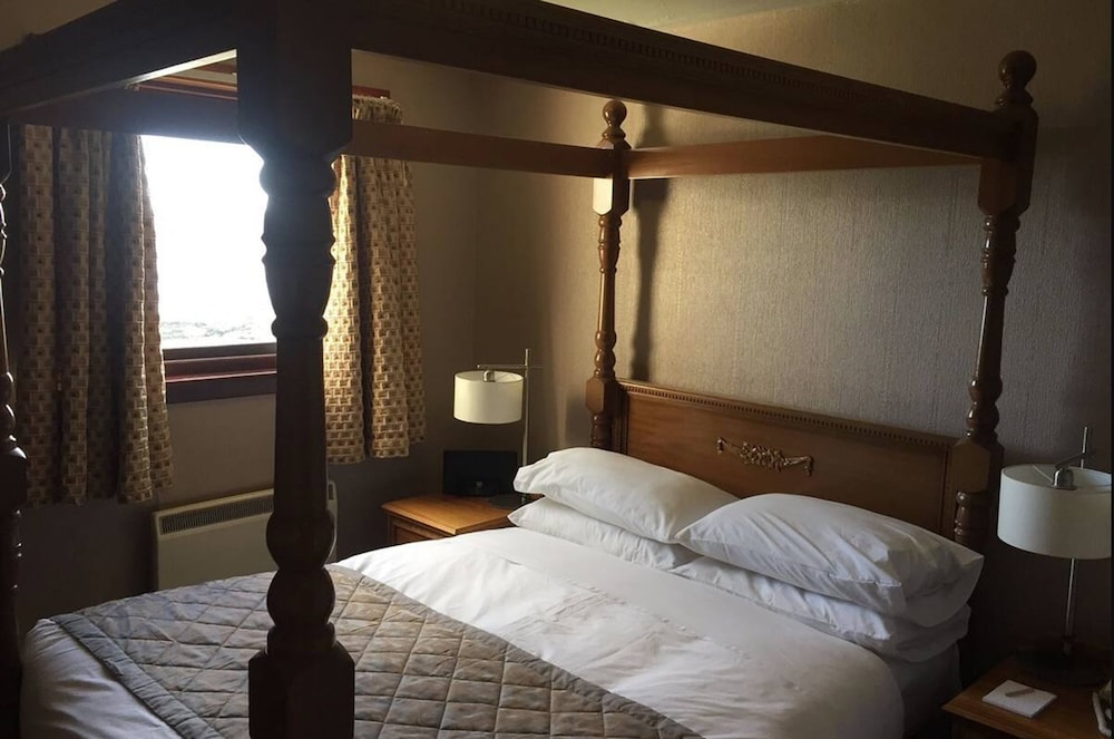 Lerwick Hotel 8/52