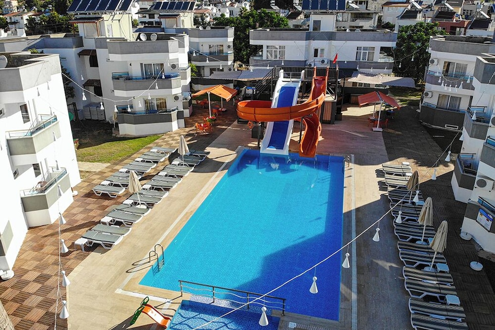 Throne Beach Resort and Spa 37/50