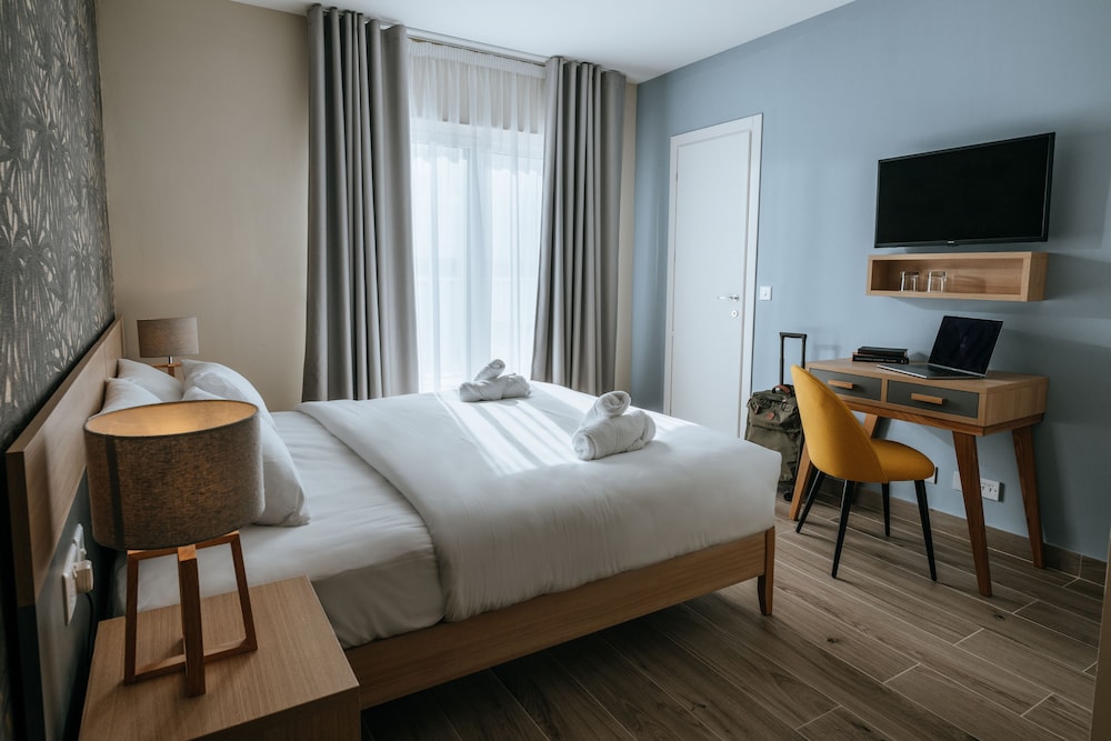 ROOM, DOUBLE BED, BALCONY