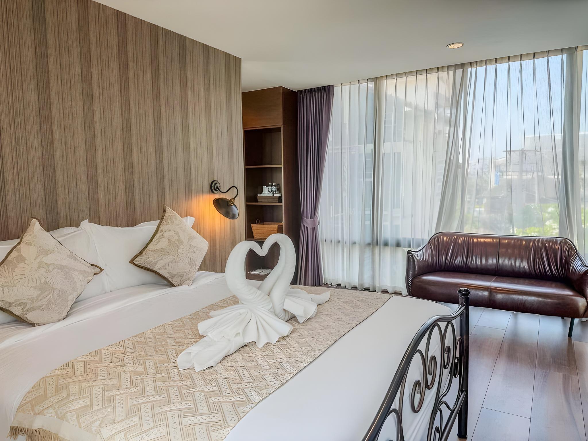 Grand, Deluxe, Suite