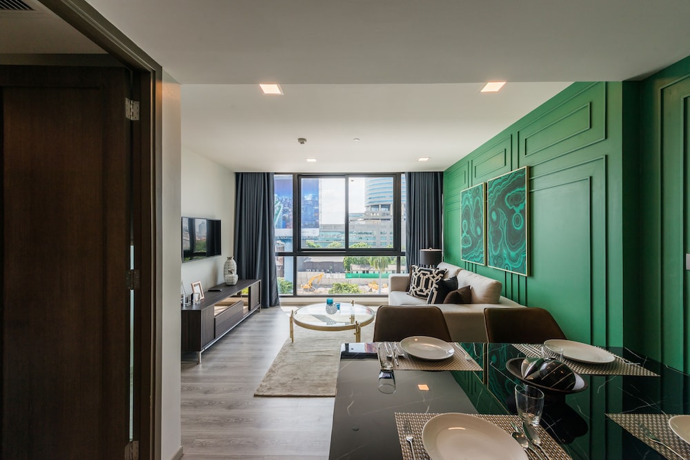 MAVEN BANGKOK HOTEL 30/31
