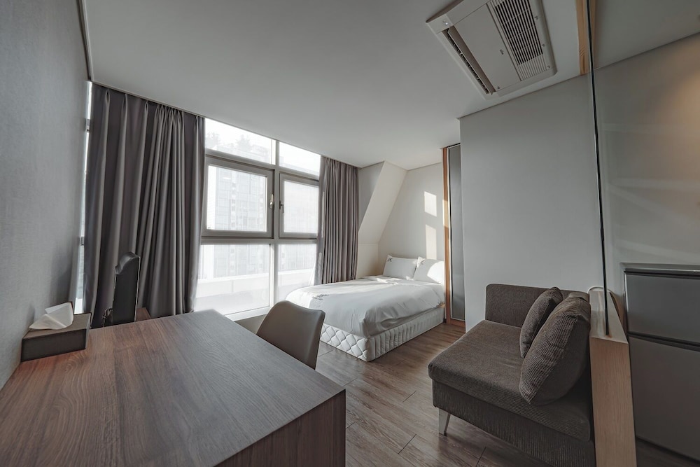 Brown Suites Sinchon Central 19/48