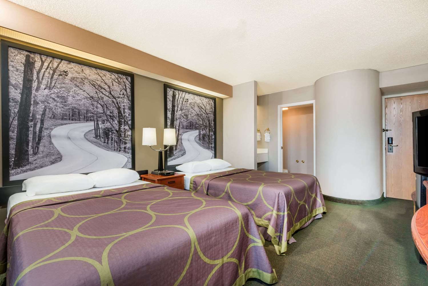 Super 8 by Wyndham Jasper 12/26
