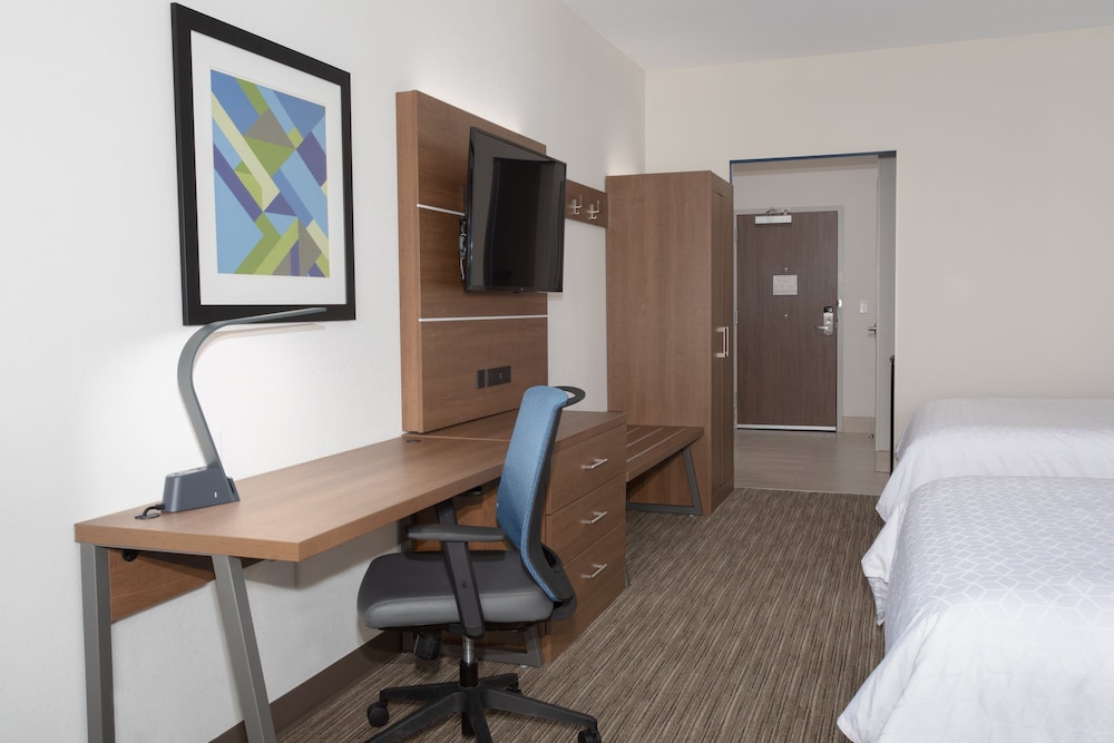 Holiday Inn Express & Suites Goodland I-70 37/45