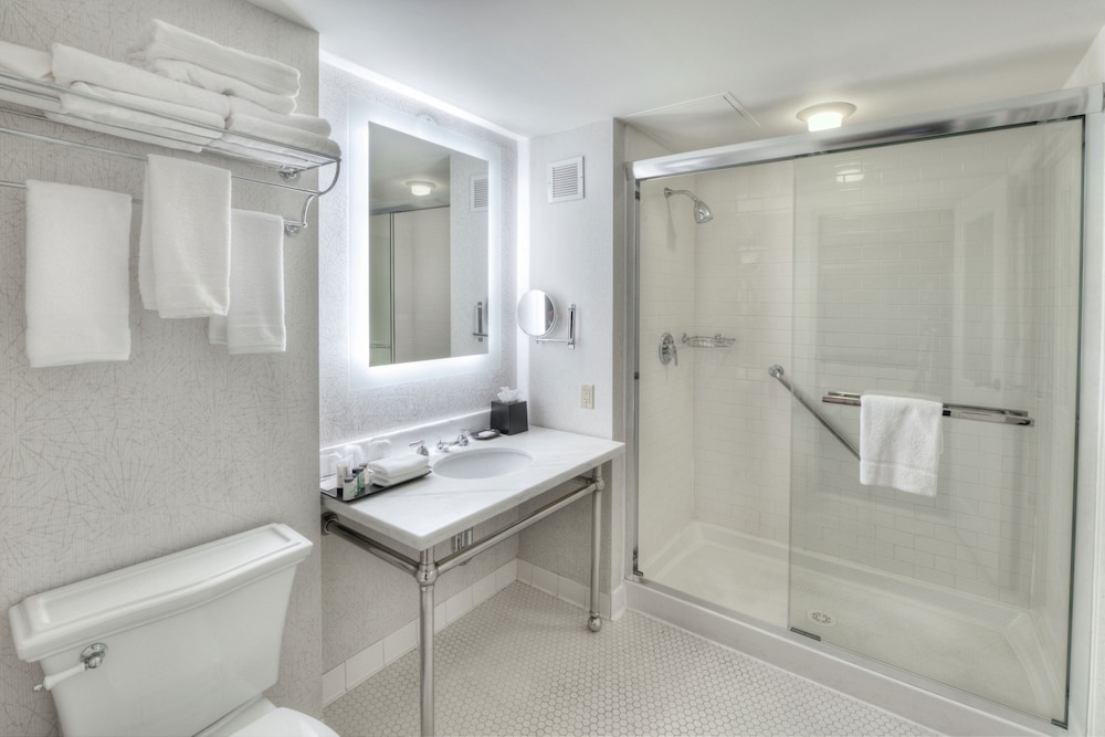 Sheraton Baltimore Washington Airport Hotel - BWI 15/56