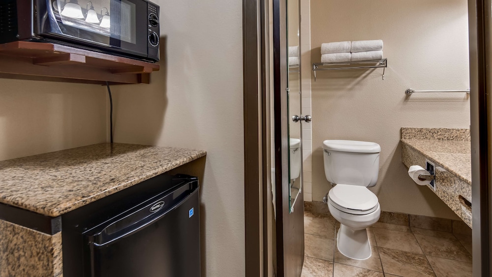 Best Western Plus Ahtanum Inn 18/49