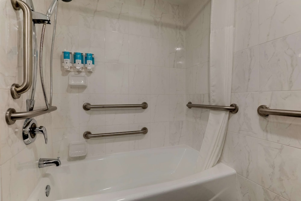 Drury Inn & Suites Columbus Dublin 38/38