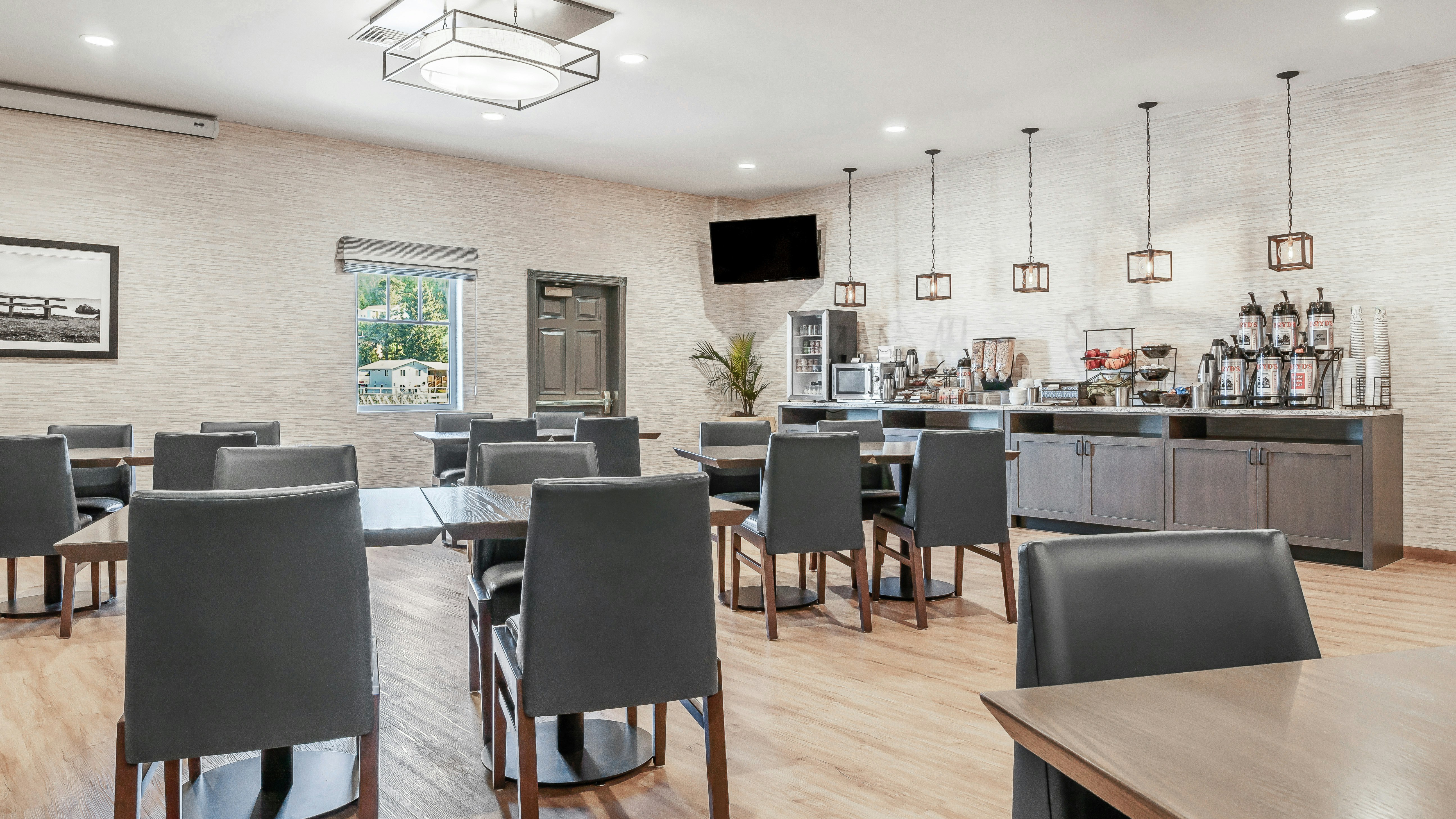 Beachfront Inn 36/39