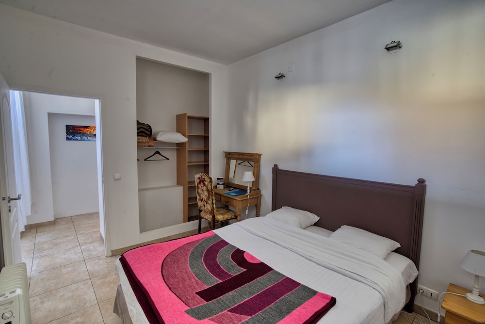 LOGIS DOMAINE DES CHAIS 11/56