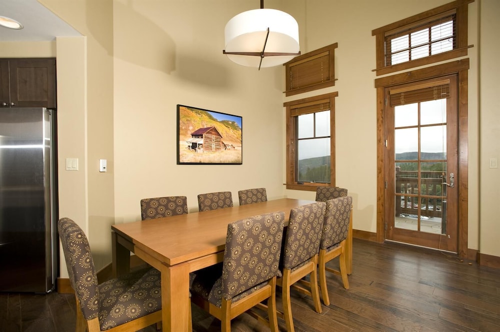 One Ski Hill Place A Rockresort 37/63