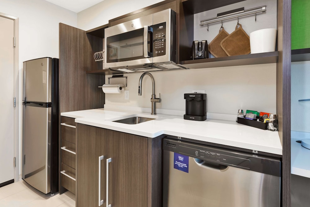 HOME2 SUITES BY HILTON TUCSON AIRPORT 9/47